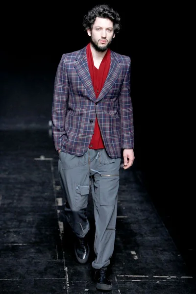Look 12